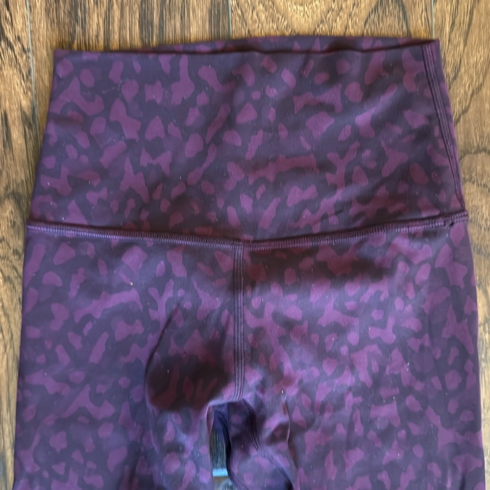 Lululemon Align camo cropped Leggings, size 2 - Picture 9 of 11